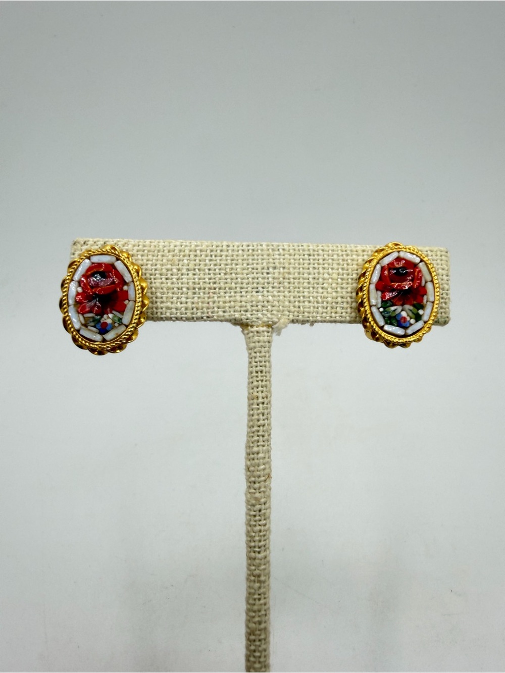 VTG 14x18mm flower micro-mosaic gold tone metal clip on earrings!